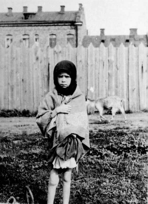 Девочка — жертва Голодомора в Харькове 1933 года. (argumentua.com)